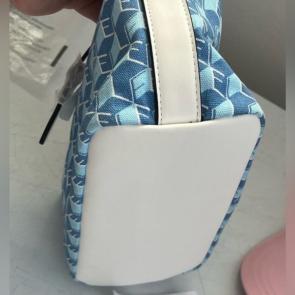 Estée Lauder Patterned cosmetic Bag - Picture 6 of 10